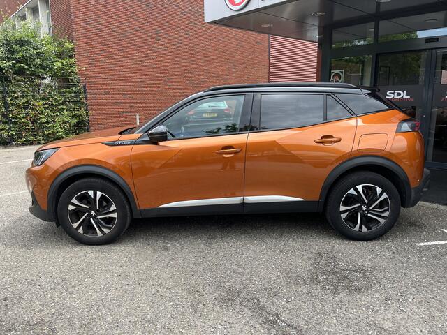 Peugeot 2008 1.2 PureTech GT-Line // LED // HALF LEDER // DODEHOEK // CRUISE // STOELVERWARMING // APPLE-ANROID AUTO //