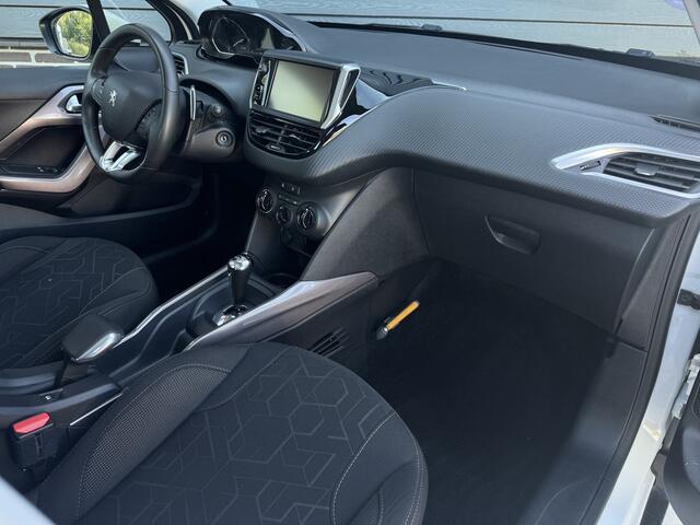 Peugeot 2008 1.2 PureTech Blue Lion Panoramadak, Trekhaak, NAP
