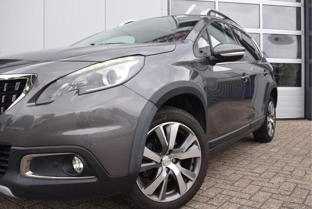 Peugeot 2008 1.2 PureTech Allure | Trekhaak | Camera | Panoramadak | Automaat