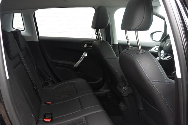 Peugeot 2008 1.2 PureTech Allure - Crossway | Nav | Pano dak | Clima | 17 Lmv | Goed onderhouden