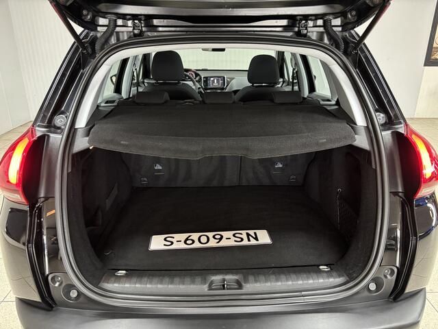 Peugeot 2008 1.2 PureTech Blue Lion/ D-Riem Verv. 87.000KM!/ Pano-Dak!/ Trekhaak/ DAB+/ Apple+Android/ Airco/ Navi/ Cruise/ Bluetooth/ Multi.LEDER.Stuur/ Elek.Pakket/ Isofix/ PDC Achter.