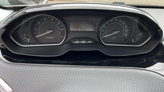 Peugeot 2008 1.2 Pure Tech Blue lion