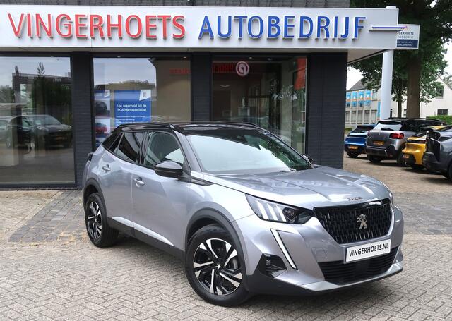 Peugeot 2008 130 Pk Benzine *** GT *** Navigatie * 1/2 Leder * Parkeer Camera * Climate & Cruise Control * L.M.Velgen * Start Button * DAB Radio * Apple Carplay / Android Auto * Spotify * Google Maps * Vingerhoets; Vierde Generatie Eersteklas Service !