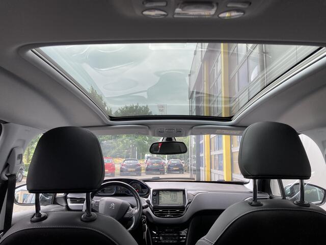 Peugeot 2008 1.2 Allure Panoramadak | Apple carplay | Trekhaak | Navi