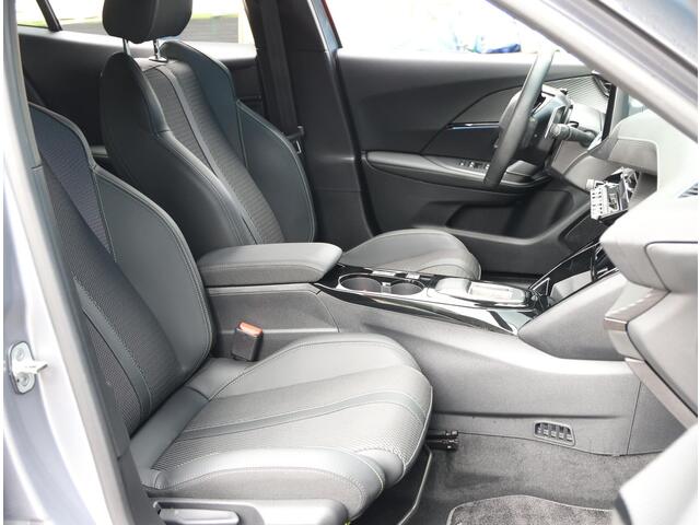 Peugeot 2008 1.2 Hybrid 136PK GT | AppleCarplay/Android Auto | Navigatie | Keyless | Adaptive Cruise Control | Climate Control | Camera | FULL LED | Two-Tone | Sfeerverlichting |