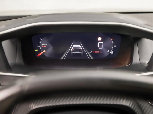 Peugeot 2008 1.2 PureTech GT-line (PANORAMADAK, VIRTUAL COCKPIT, APPLE CARPLAY, GROOT NAVI, CAMERA, TREKHAAK, LEDER, SPORTSTOELEN, GETINT GLAS, PARKEERSENSOREN, NIEUWSTAAT)