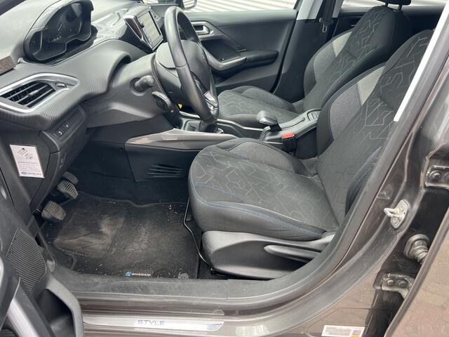 Peugeot 2008 1.2 PureTech Allure | Nieuw Binnen | Cruise | Clima | Lichtmetaal