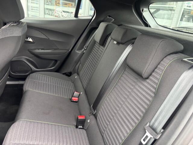 Peugeot 2008 1.2 PURETECH STYLE AIRCO WIDESCREEN NAVI PDC-CAMERA