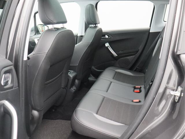 Peugeot 2008 1.2 PureTech Allure/ automaat/ lage km/ zeer mooi!