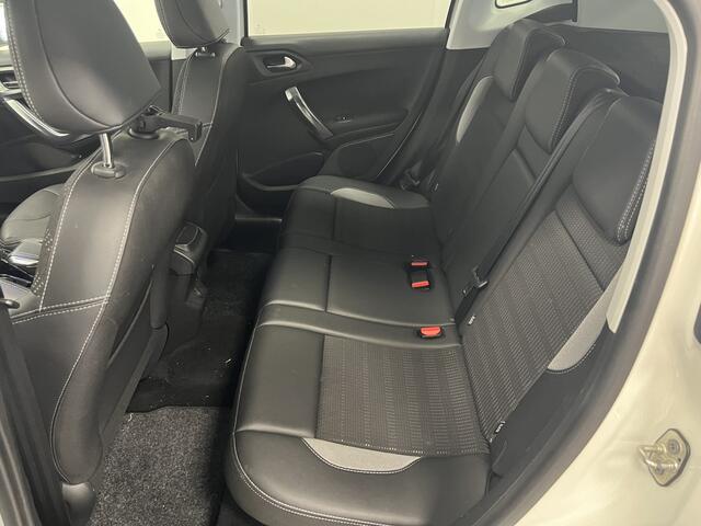 Peugeot 2008 1.2 PT 111PK / Allure / Panoramadak / Climate.C / Navi / h.leder /