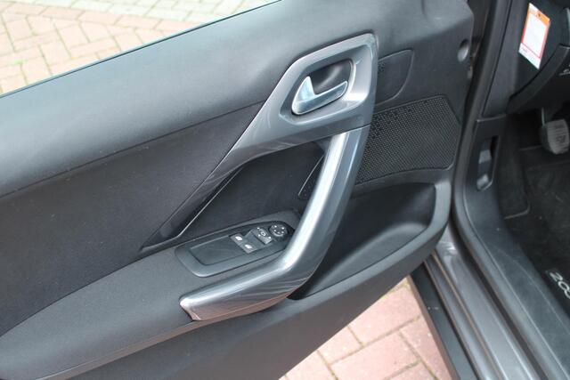 Peugeot 2008 1.2 PureTech Blue Lion Airco Navi Carplay Topstaat