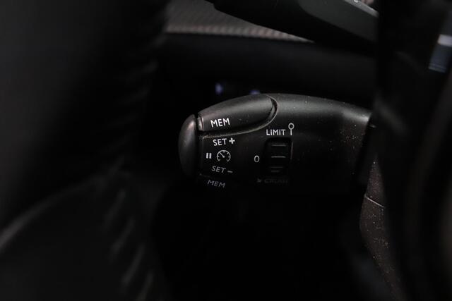 Peugeot 2008 1.2 PureTech Allure Pack | Camera | Climate control | Navigatie | LED | AppleCarplay AndroidAuto |