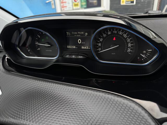 Peugeot 2008 1.2 PureTech GT-Line GRATIS Afleverpakket! | Stoelverwarming voor | Panoramadak |
