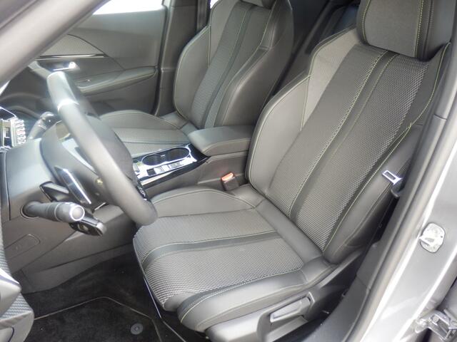 Peugeot 2008 1.2 PureTech GT I Automaat I 131 pk. I