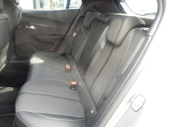 Peugeot 2008 1.2 PureTech GT I Automaat I 131 pk. I