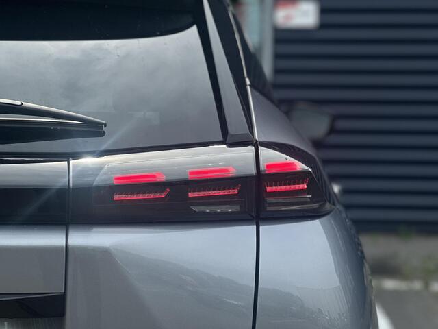 Peugeot 2008 1.2 Hybrid 136 GT | Adaptive Cruise Control | Sfeerverlichting | Draadloze telefoonlader | Navigatie | Climate Control | Apple Carplay/Android Auto |