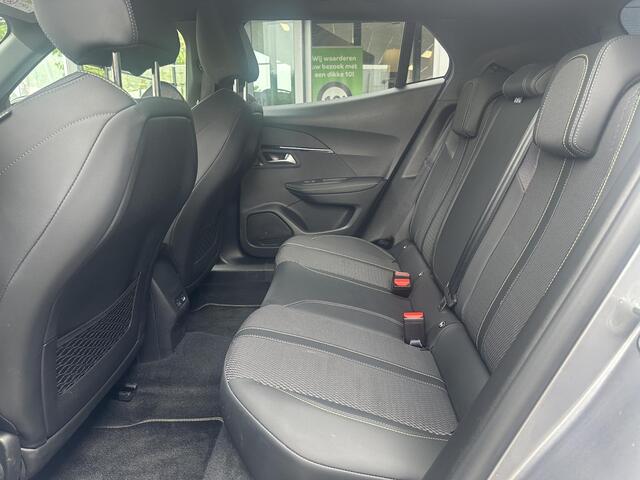 Peugeot 2008 1.2 Hybrid 136 GT | Adaptive Cruise Control | Sfeerverlichting | Draadloze telefoonlader | Navigatie | Climate Control | Apple Carplay/Android Auto |