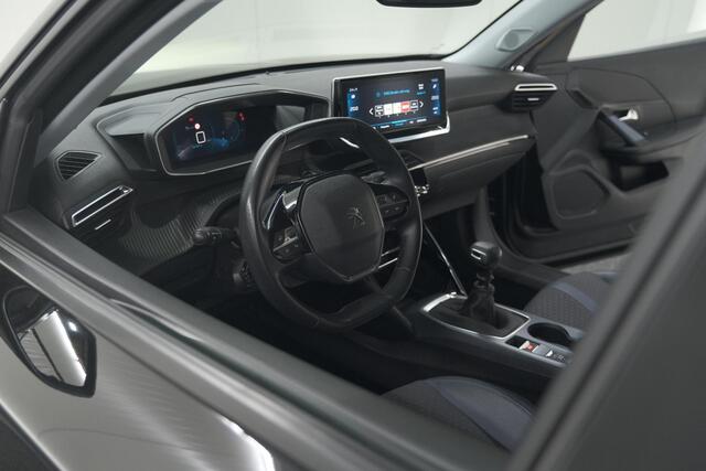 Peugeot 2008 PureTech 130 Allure | Camera | Apple Carplay | Navigatie | Parkeersensoren | 18 Inch Lichtmetalen Velgen