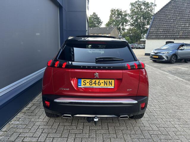 Peugeot 2008 1.2 Turbo 130 PK GT Automaat | Zeer Complete uitvoering | Panorama dak | Trekhaak 1200KG | LED Verlichting | Navigatie | Digitaal dashboard | Camera | Parkeer sensoren | Stoelverwarming