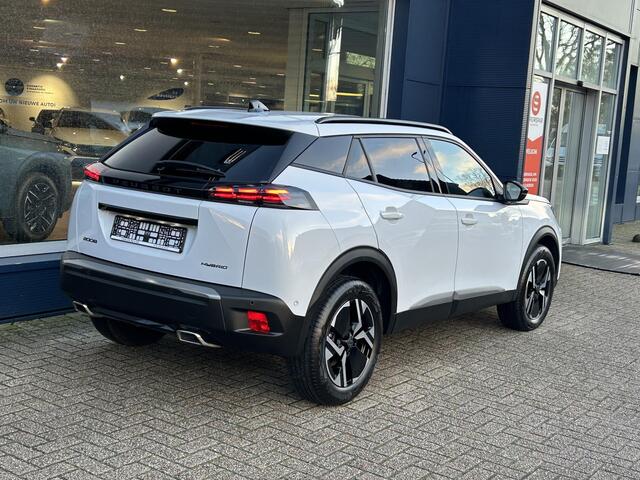 Peugeot 2008 1.2 Hybrid 145 Allure Automaat | 2025 Auto | Hybride Elektrisch rijden met Automaat | Parkeercamera 360 graden | Stoelverwarming | LED Verlichting | Navigatie via Telefoon | 17" Lichtmetalen Velgen | Adaptieve Cruise Control | Climate Control | Dode Hoek 