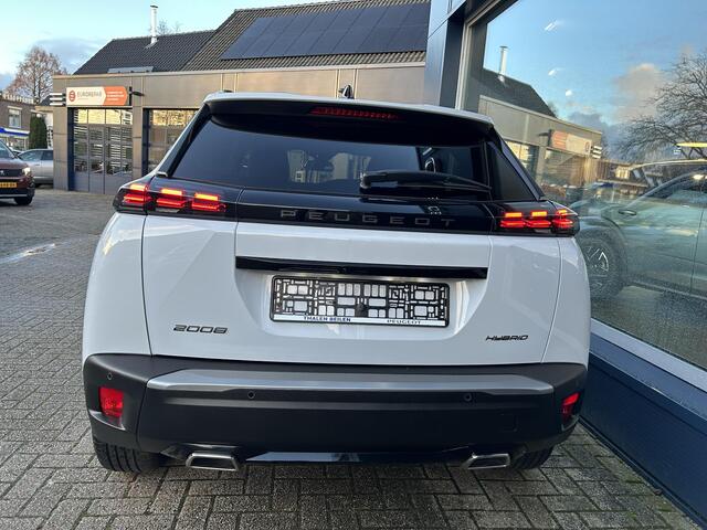 Peugeot 2008 1.2 Hybrid 145 Allure Automaat | 2025 Auto | Hybride Elektrisch rijden met Automaat | Parkeercamera 360 graden | Stoelverwarming | LED Verlichting | Navigatie via Telefoon | 17" Lichtmetalen Velgen | Adaptieve Cruise Control | Climate Control | Dode Hoek 