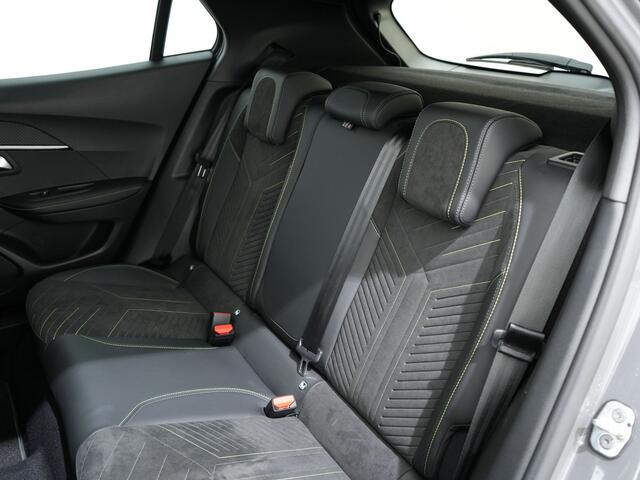 Peugeot 2008 1.2 PURETECH 130 GT EAT8 | Alcantara | Massage | Cruise Adaptief