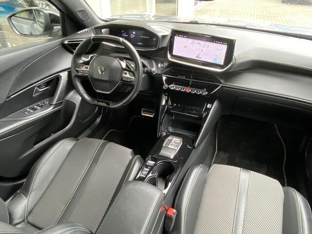 Peugeot 2008 1.2T Automaat 130pk GT | Achteruitrijcamera | Keyless Entry | Navigatie | LED koplampen | Two Tone | Sport interieur
