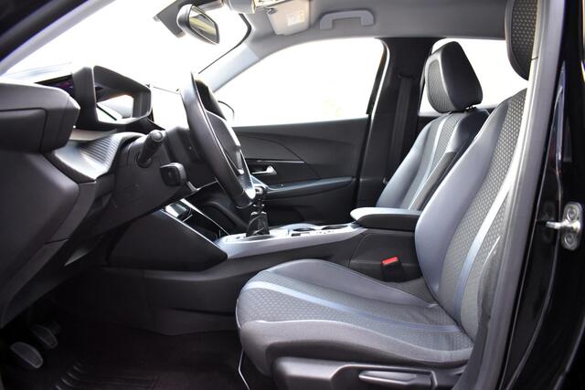Peugeot 2008 1.2 PureTech 130PK Allure Pack | Carplay | Trekhaak | Adapt. Cruise. | Incl garantie