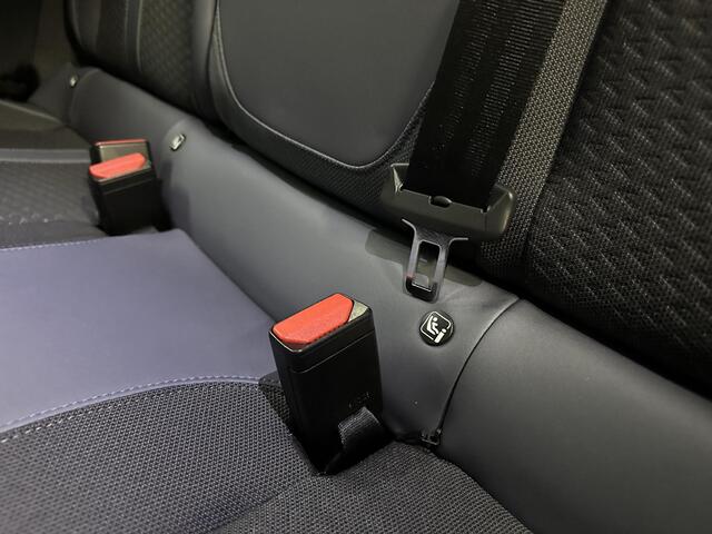 Peugeot 2008 1.2 130PK Blue Lease Allure | AppleCarPlay/AndroidAuto | Camera | Climate Control | Navigatie | Cruise Control | Keyless | FULL LED | LMV | Privacy Glass | Isofix | Parkeersensoren |