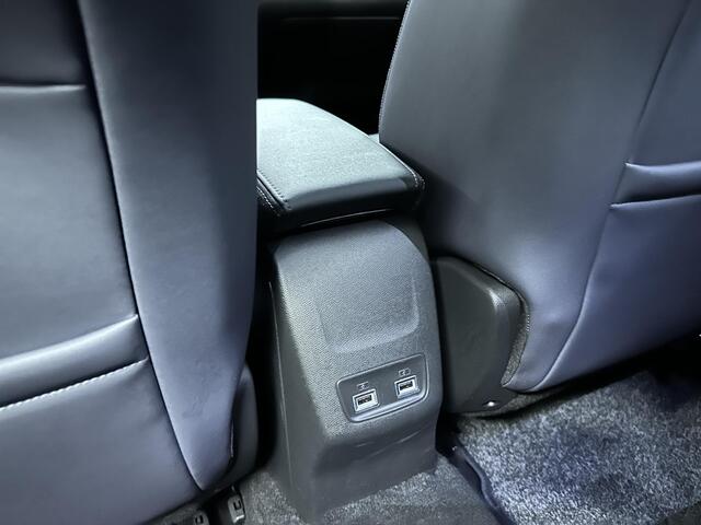 Peugeot 2008 1.2 130PK Blue Lease Allure | AppleCarPlay/AndroidAuto | Camera | Climate Control | Navigatie | Cruise Control | Keyless | FULL LED | LMV | Privacy Glass | Isofix | Parkeersensoren |