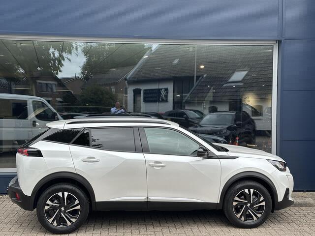 Peugeot 2008 1.2 Turbo 130 PK Allure | Automaat | Trekhaak 1200 KG | Navigatie | Slechts 22.200 KM | Parkeer Sensoren | Apple Carplay | Lichtmetalen Velgen | LED Verlichting | Cruise control | Climate control | DAB+ Radio |