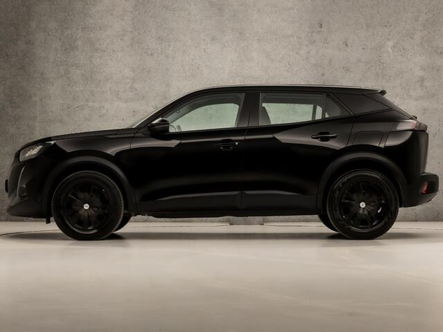 Peugeot 2008 1.2 PureTech Black Sport (APPLE CARPLAY, GROOT NAVI, 360 CAMERA, SPORTSTOELEN, LED KOPLAMPEN, LANE ASSIST, DAB+, PARKEERSENSOREN, NIEUWSTAAT)