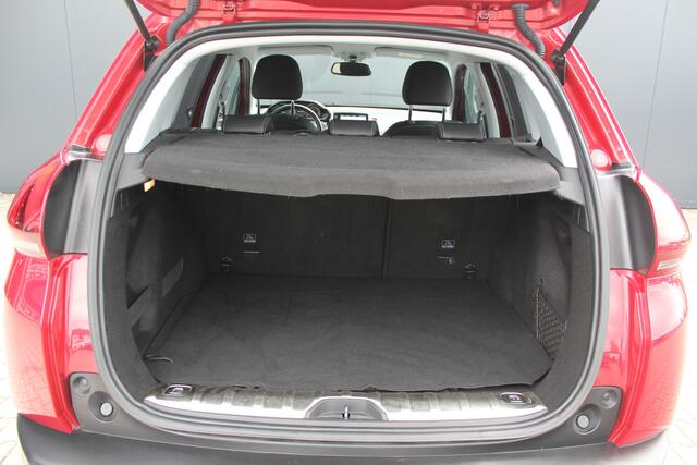 Peugeot 2008 1.2 PureTech Allure | incl. 12 maanden garantie | Nieuwe distributieriem! | Trekhaak | Cruise control | Apple carplay / android auto | Climate control | Navigatie | DAB+ radio | Isofix | Achteruitrijcamera | Parkeersensoren |