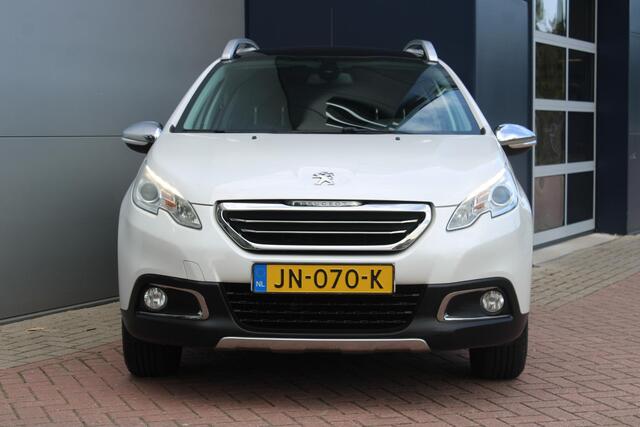 Peugeot 2008 1.2 PureTech Allure PANORAMADAK - TREKHAAK - NAVIGATIE