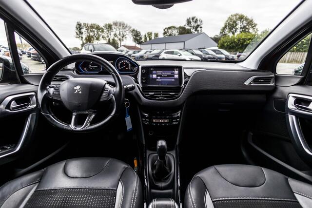 Peugeot 2008 1.2 PureTech Blue Lease Executive | Pano | Trekhaak | NL Auto