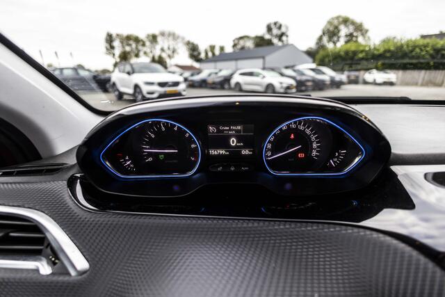 Peugeot 2008 1.2 PureTech Blue Lease Executive | Pano | Trekhaak | NL Auto