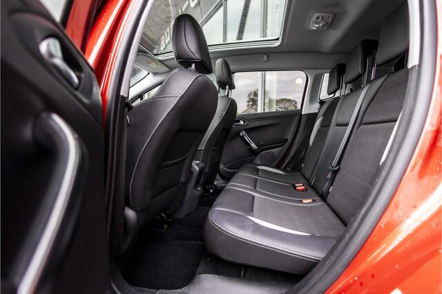 Peugeot 2008 1.2 PureTech Blue Lease Executive | Pano | Trekhaak | NL Auto