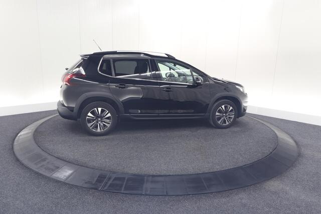 Peugeot 2008 PureTech 110 Allure | Panoramadak | Navigatie | Camera | Parkeersensoren