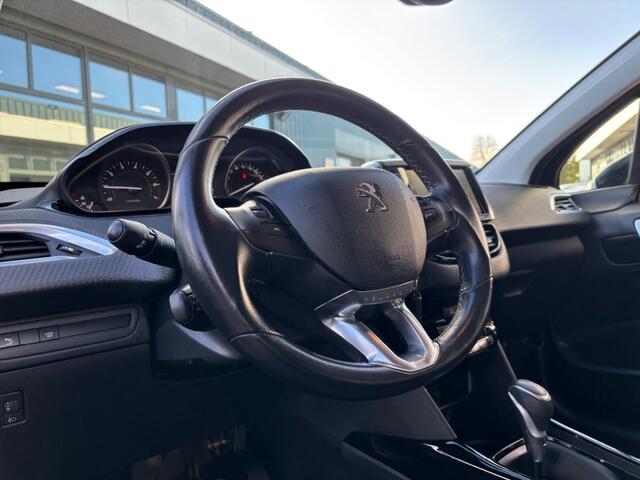 Peugeot 2008 1.2 PURETECH ALLUREPACK AUTOMAAT 110PK NAVI CLIMA PDC STOELVW