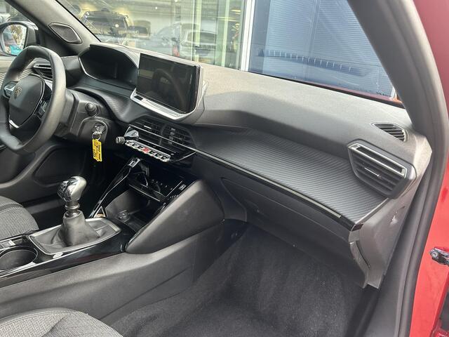 Peugeot 2008 1.2 Turbo 100PK Allure | Nieuwste Model | Navigatie via Telefoon | LED Verlichting | Parkeersensoren | DAB | Digitaal Dashboard | Half Lederen stoelen | Lichtmetalen Velgen 17 inch |