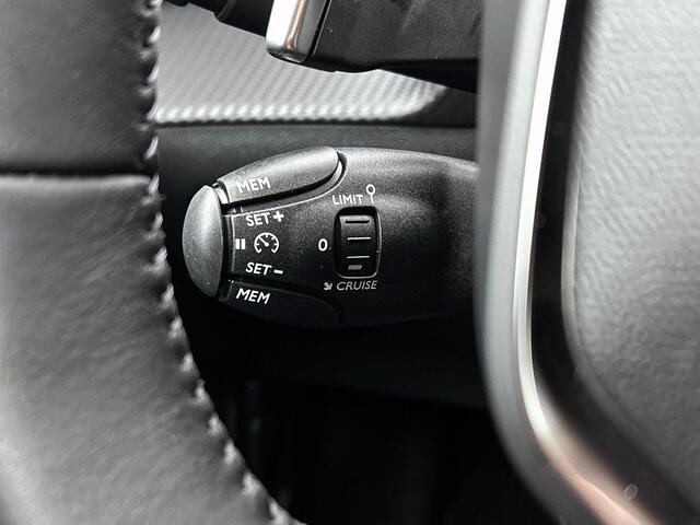 Peugeot 2008 1.2 PureTech 130p Automaat Allure Pack Climate Control Cruise control Parkeersensoren LED Navigatie Apple Carplay/ Android Auto