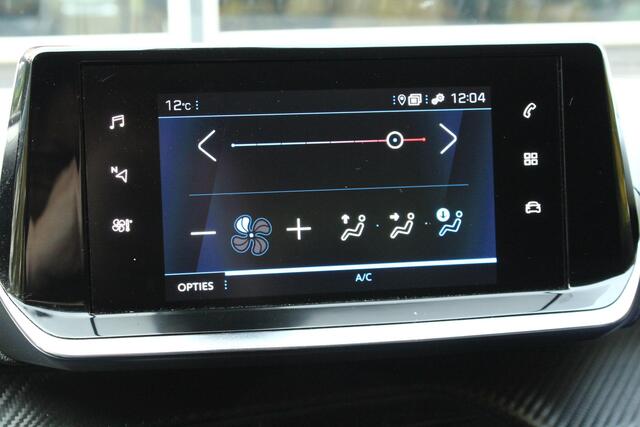 Peugeot 2008 1.2 PureTech Active navgatie D.riem is vervangen!! Plaat van een auto!!