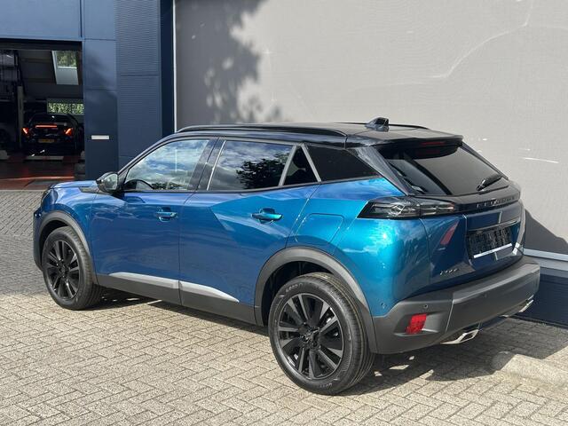 Peugeot 2008 1.2 Hybrid 145 PK GT Automaat | VOORRAAD DEAL met ¤5.000 Korting | Navigatie | Full LED Verlichting | Climate Control | Keyless Entry | Adaptieve Cruise Control | 360 Graden Camera | 18" Lichtmetalen Velgen | Hoge Zitpositie | Sportstoelen |