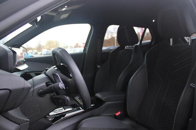 Peugeot 2008 1.2 130PK AUTOMAAT GT PACK | ALCANTARA/LEDEREN BEKLEDING | ELEKTRISCH BEDIENBARE BESTUURDERSSTOEL | STOEL VERWARMING | MASSAGE STOELEN | NAVIGATIE | FULL LED KOPLAMPEN | DRAADLOZE APPLE CARPLAY/ANDROID AUTO | ADAPTIVE CRUISE CONTROL | CAMERA VOOR + ACHTER