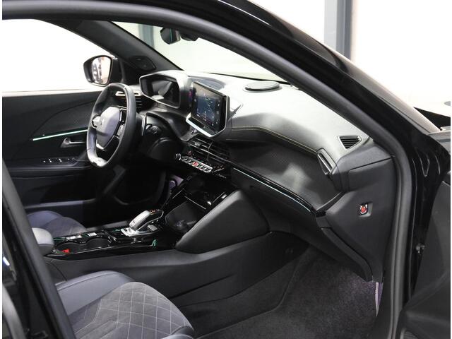 Peugeot 2008 130PK GT Pack | 1ste eigenaar | AUTOMAAT | Schuifkanteldak | LEER/Alcantara | Stoel verwarming | FOCALSOUND | Adaptive Cruise Control | Camera | Dodehoekdetectie | Sfeerverlichting | Isofix | Privacy Glass |