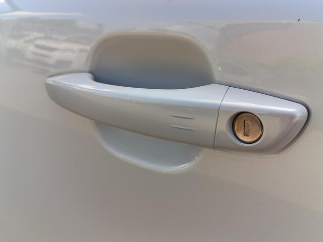 Peugeot 2008 GT 1.2 Turbo 130pk EAT8 | FOCAL PREMIUM AUDIO | SCHUIF/KANTELDAK | NAVI | STOELVERW. | CAMERA |