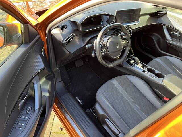 Peugeot 2008 1.2 PureTech Allure | AUTOMAAT | CAMERA | CARPLAY | CLIMA | CRUISE | NAVI | PDC