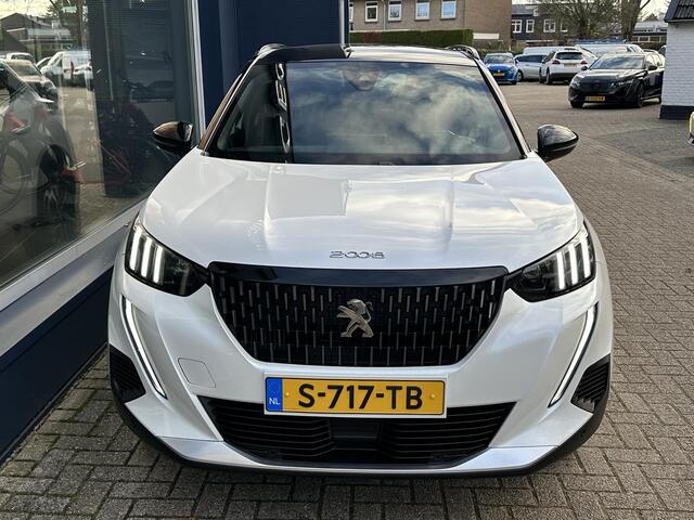 Peugeot 2008 1.2 Turbo GT 130pk Automaat 1e eigenaar | Stoelverwarming | Full Map Navigatie | Apple Carplay | Trekhaak | Full Led Koplampen | Keyless Entry | Parkeersensoren Rondom | Parelmoer Wit Metallic.