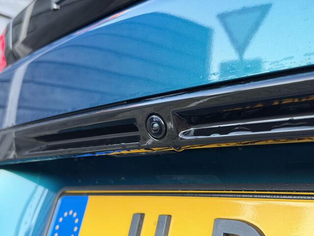 Peugeot 2008 GT 1.2 Hybrid 145PK e-DCS6 Automaat Navigatie, Achteruitrijcamera, Keyless, Apple Carplay, Android Auto, Full Led Koplampen