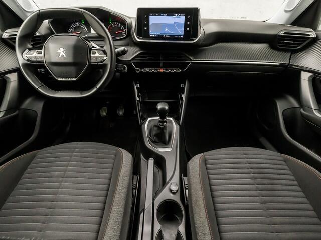 Peugeot 2008 1.2 PureTech Sport (APPLE CARPLAY, GROOT NAVI, GETINT GLAS, LED KOPLAMPEN, CLIMATE, SPORTSTOELEN, PARKEERSENSOREN, CRUISE, NIEUWSTAAT)